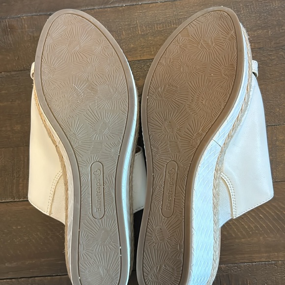 Baretraps white Toe strap wedge sandal - Picture 4 of 4